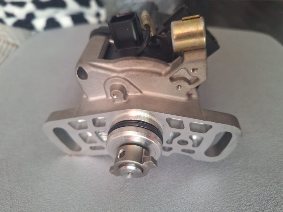 Продам трамблёр Ниссан Альмера Тино