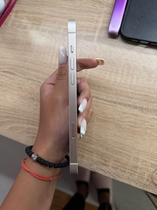 IPhone 14 Plus бял 128 GB+ калъфи 100% Battery Health