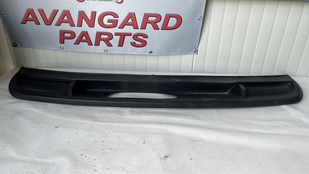 Спойлер задна броня VW Sharan