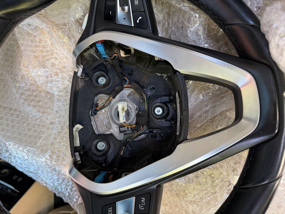 Волан БМВ г20 врибрация,пера