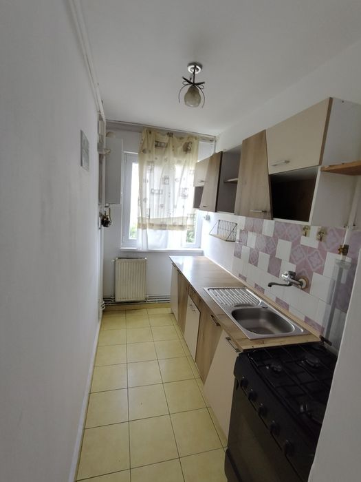 Închiriez apartament Cuza Vodă 3 camere