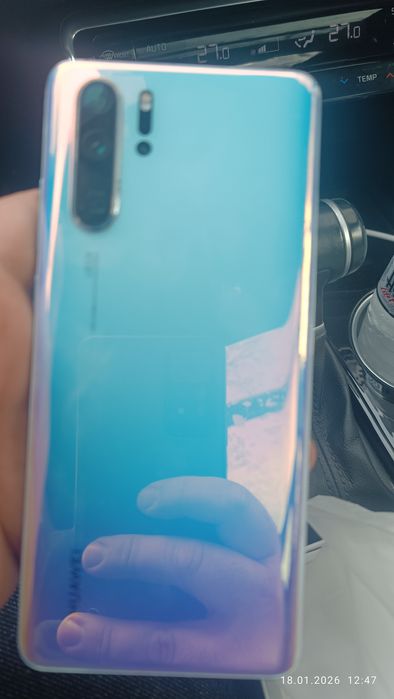 Продам HUAWEI P30 Pro в отличном состоянии
