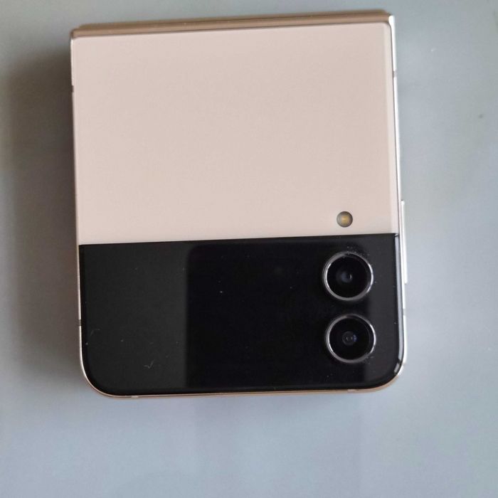 Samsung Z Flip 4