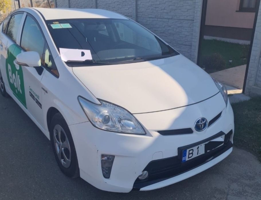 Inchiriez Prius 3 face lift UBER- BOLT