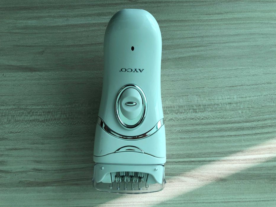 Продавам епилатор със зарядно.