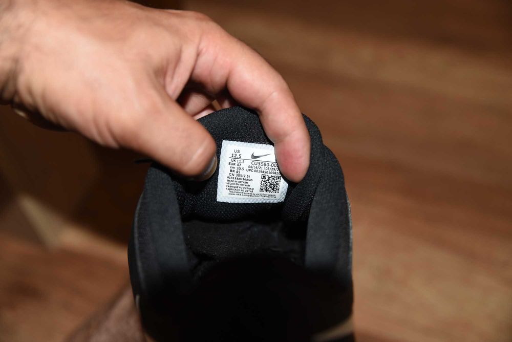 Nike оригинални маратонки НОВИ 47 номер
