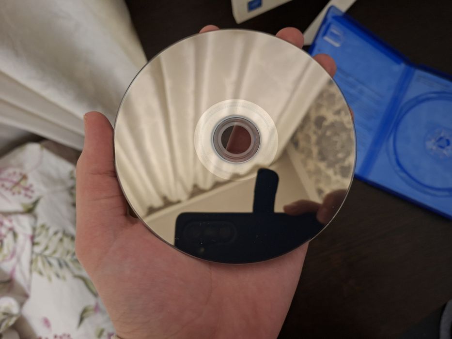 Продаю диск на пс5 Mortal Kombat 1