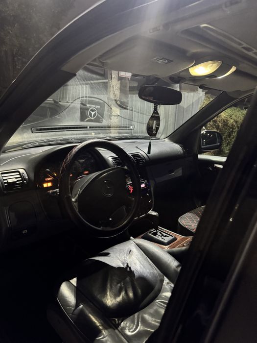 Продаю Мерседец  Мл 320 Американец