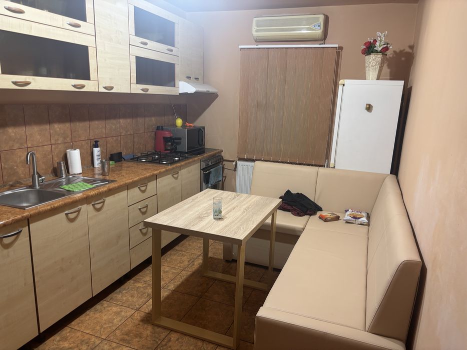 Vand apartament doua camere semidecomandat