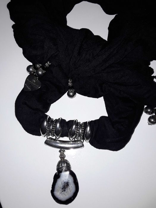 Eșarfă neagră unicat