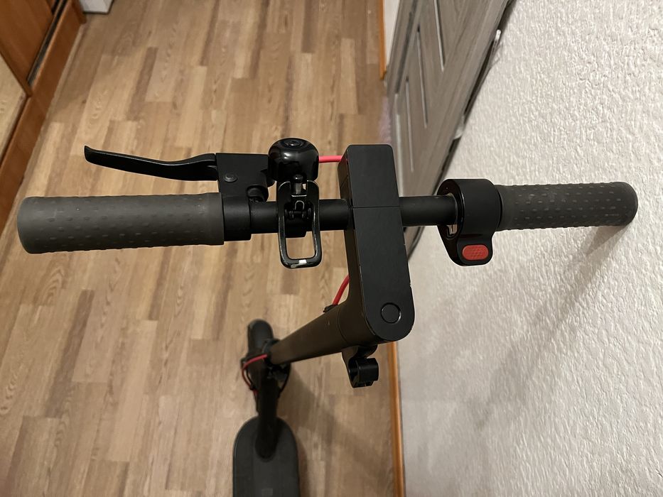 Продам Xiaomi Mi Electric Scooter Pro 2