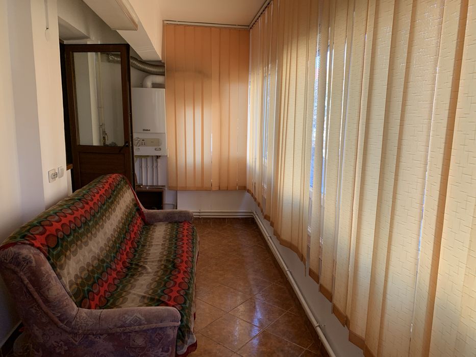 Ofer spre vinzare apartament 3 camere