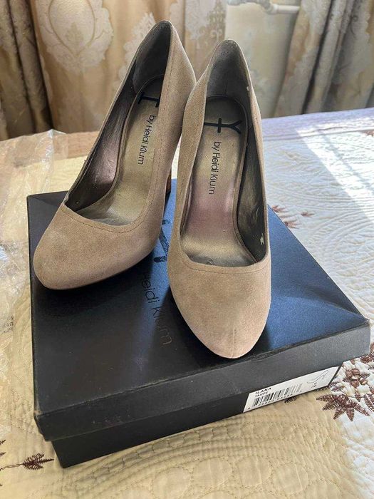 Продам Новые Замшевые Туфли для Женщин Привозили из Америки.