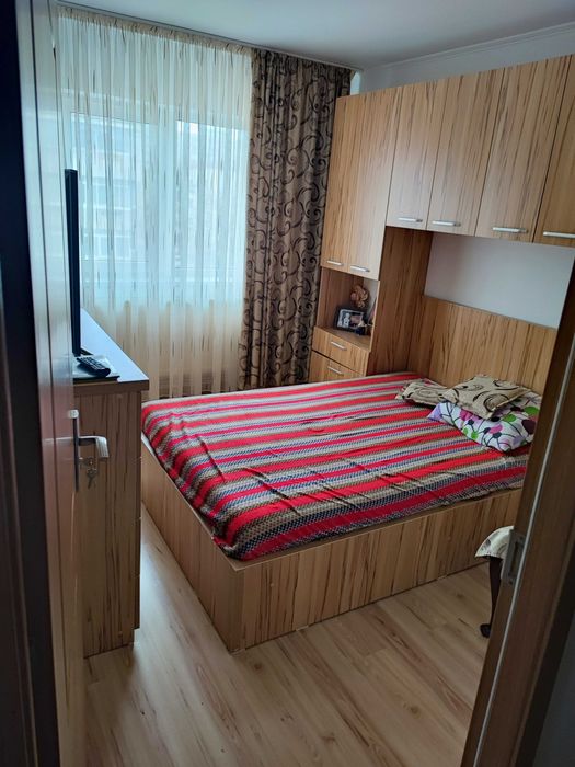 Închiriez apartament 3 camere Apusului, militari