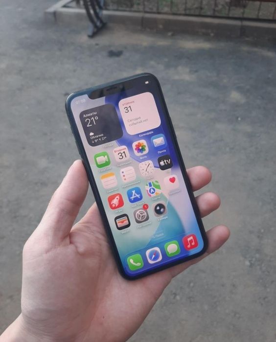 Айфон 11 про сост хорший