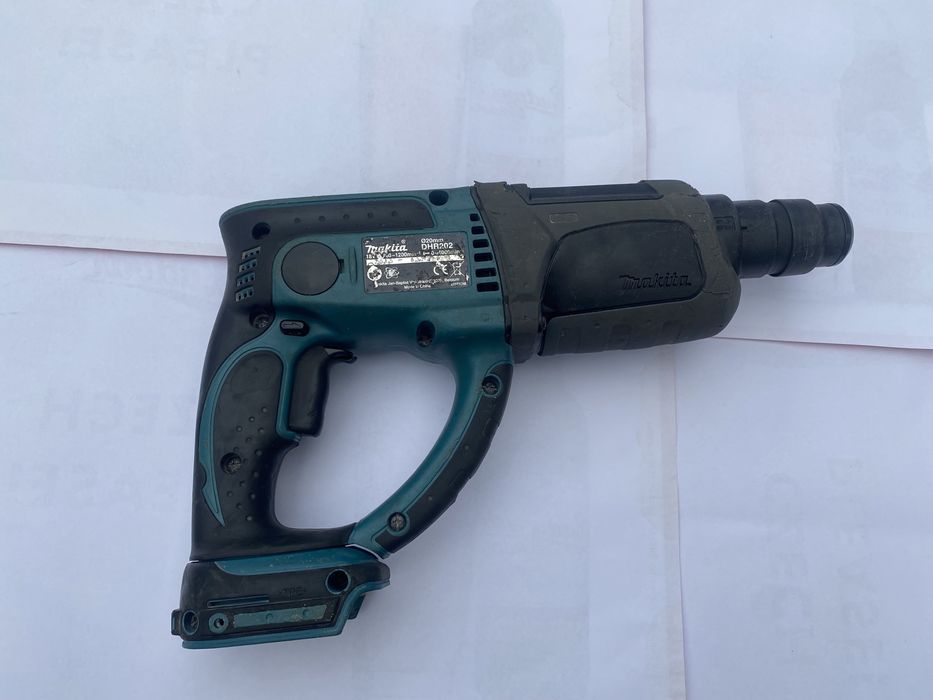 Перфоратор Makita DHR-202