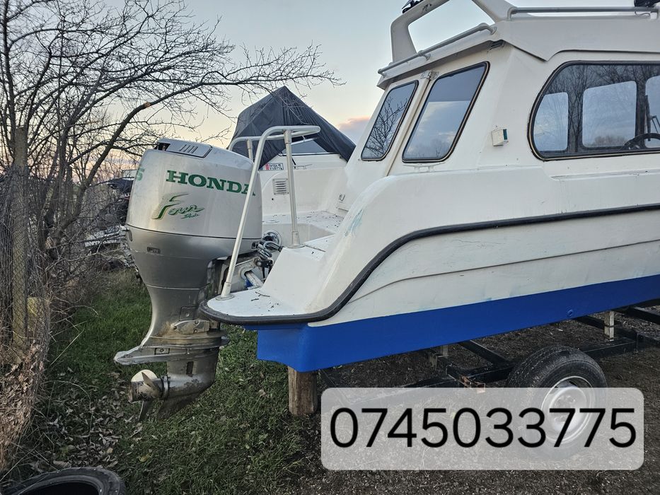 Barcă cu motor honda