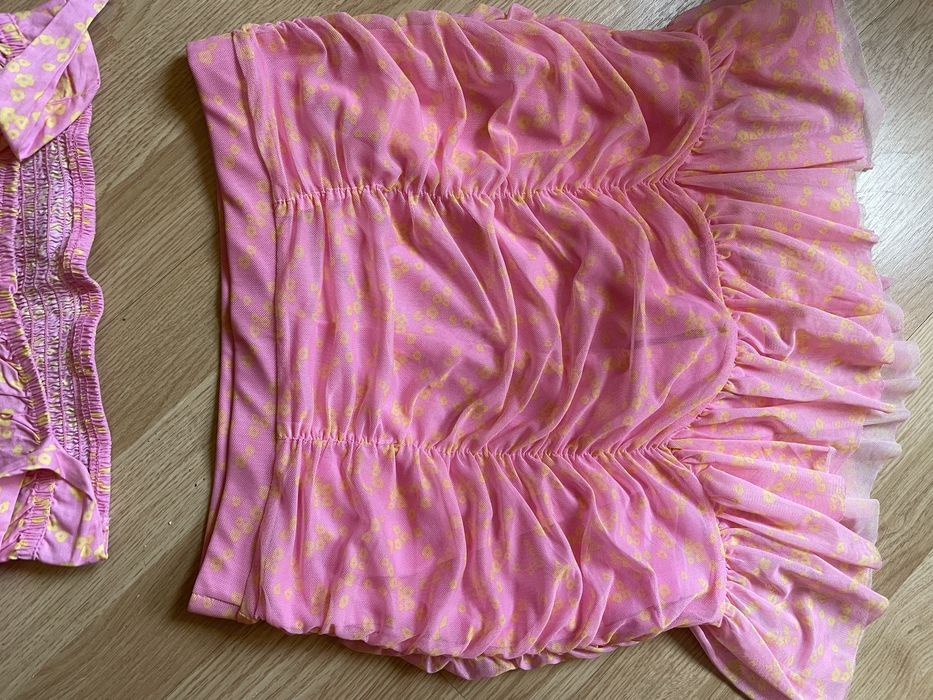 Compleu ,fusta si bustiera ,marimea M /L