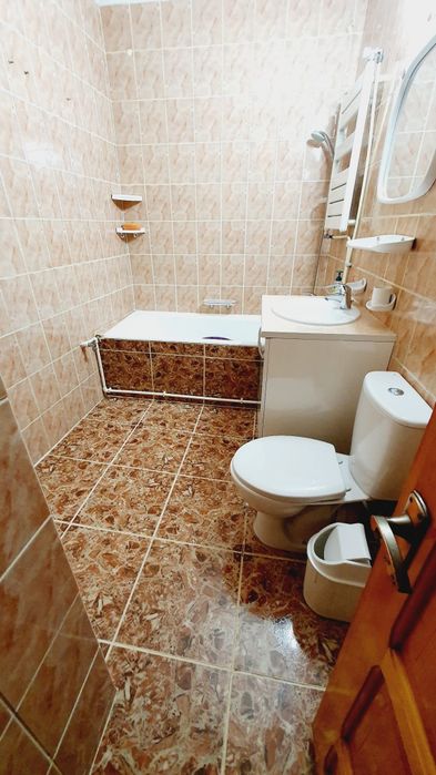 Inchiriez apartament doua camere