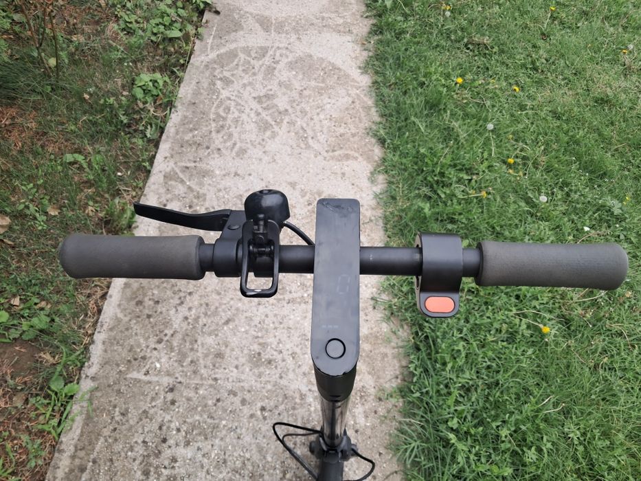 Vând trotinetă electrica Xiaomi Mi Electric Scooter Essential