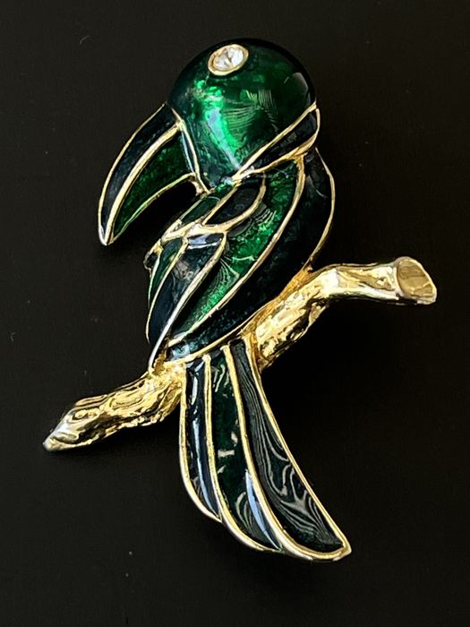 Супер модерна брошка Германия