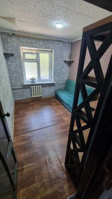 Продается квартира в Яшнабадском районе Быв.общ. 1-комнат 2-этаж