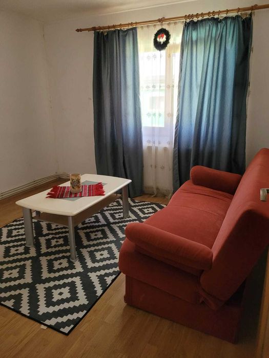 Inchiriez apartament 3 camere