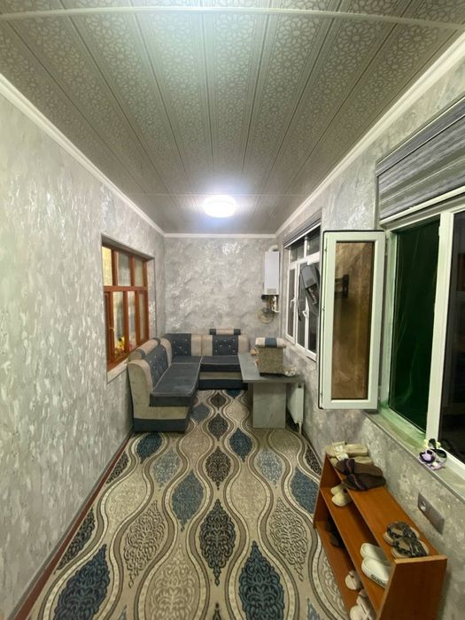 4 mavzeda 1 qavatda 3 xonali uy sotiladi