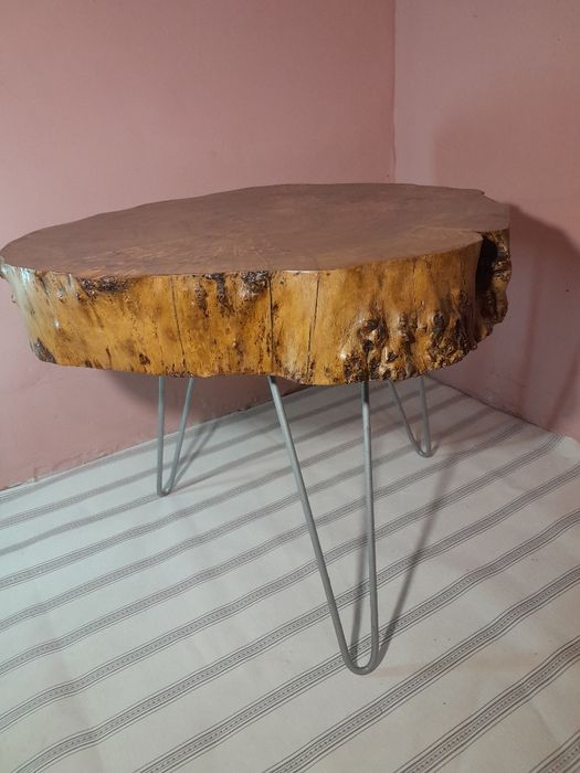 Продам столик журнальный