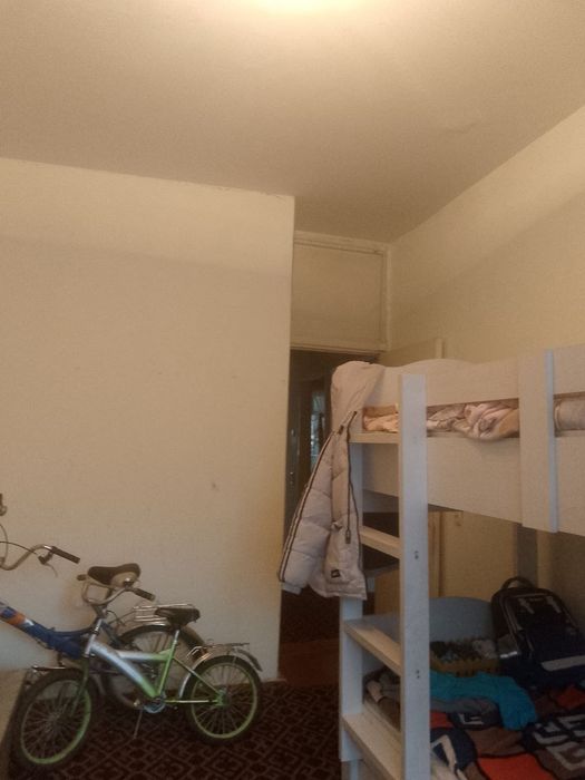 3 xonali uy 8mikrorayonda.