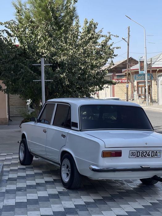 Vaz 21011 yili 1979 mator 1.6priora