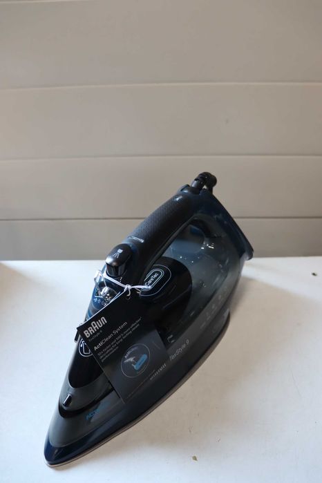 Ютия Braun TexStyle 9 SI9682DB, 0127409002, 3200 W, Променлива пара 60 гр/мин, Парна струя 260 гр/мин, Резервоар 330 мл, FreeGlide 3D технология
