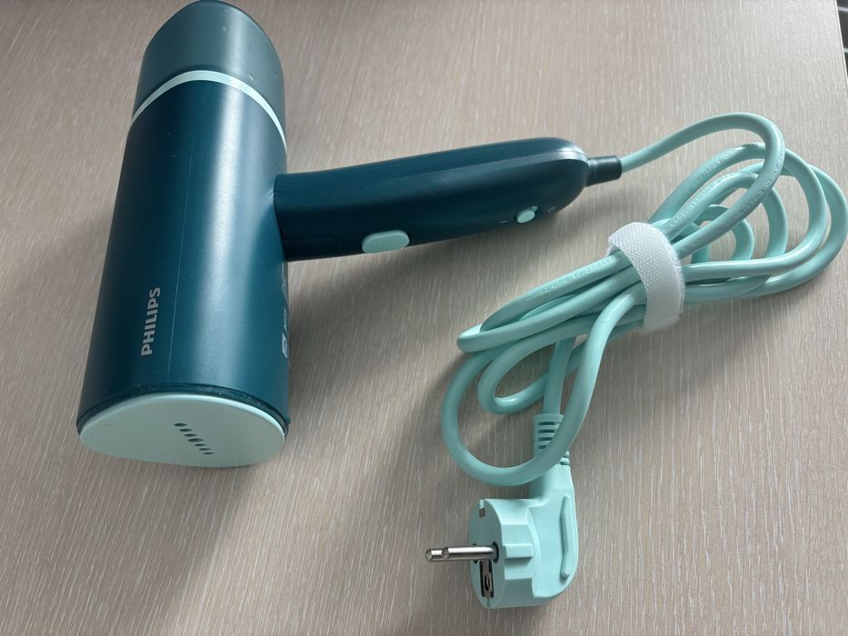 Philips преносима ютия за гладене с пара STH3020 – като нов