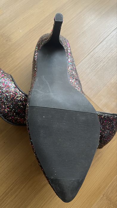 Дамски брокатени обувки