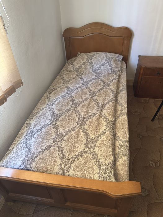 Se vand 16 paturi single din Lemn masiv