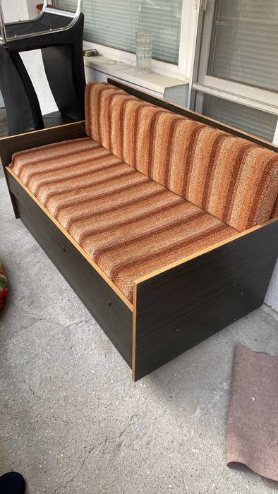 Диван с опция сън