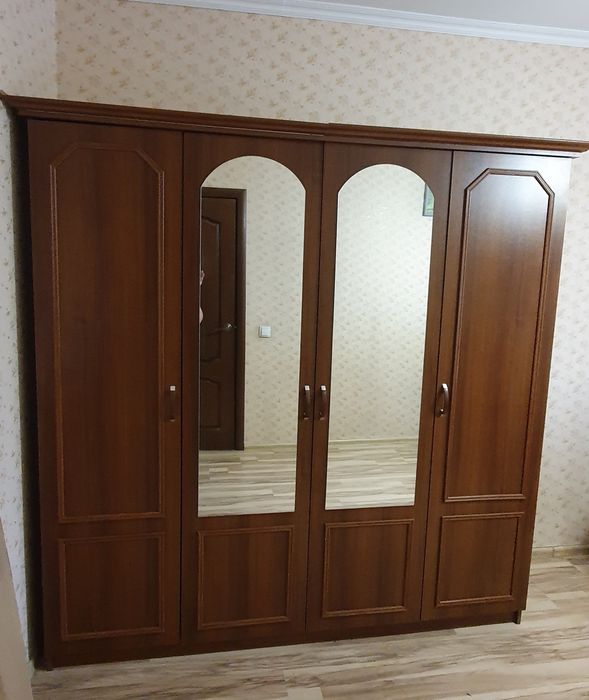 Шкаф много отделений