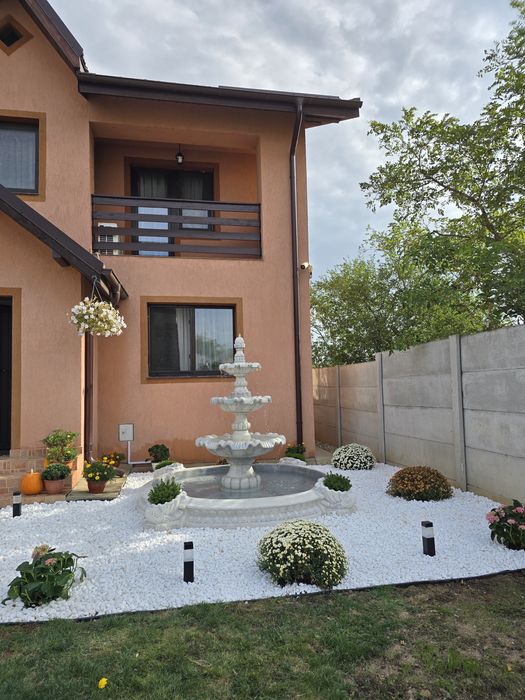 Fantana arteziana cu bazin la doar 3.700 .totul din beton alb