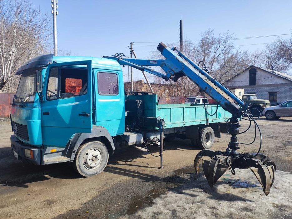 Спецтехника Мерседес 814