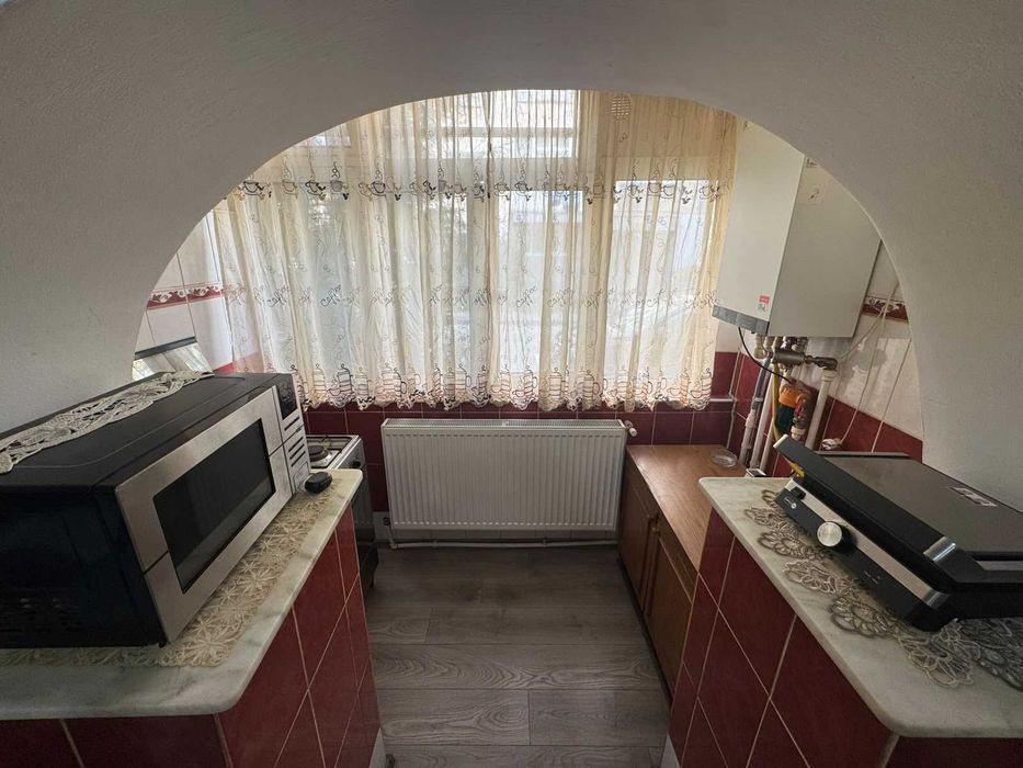 Apartament 3 camere decomandate parter – 70 mp utili | Cartier Jiu, Balș | Renovat si utilat |