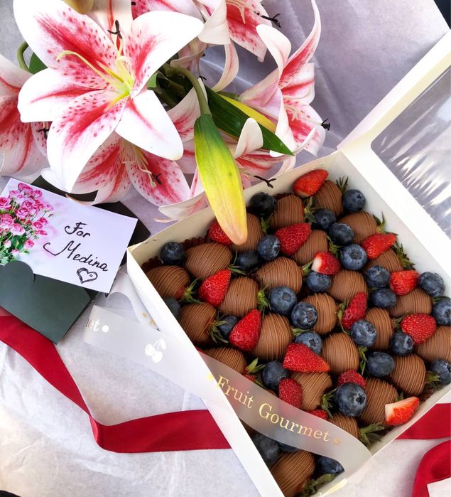 Клубника шоколад. Qulupnay shokolad. Подарки