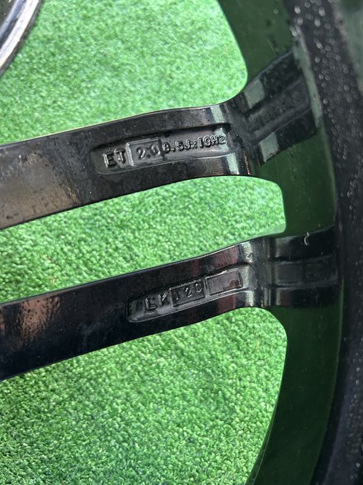 5х120 19 8,5j ET 20 за BMW