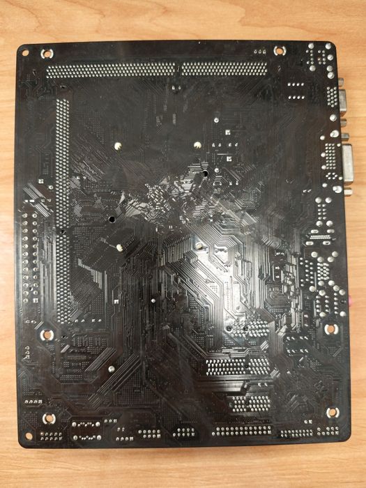 Placa baza AsRock D1800M ideal nas