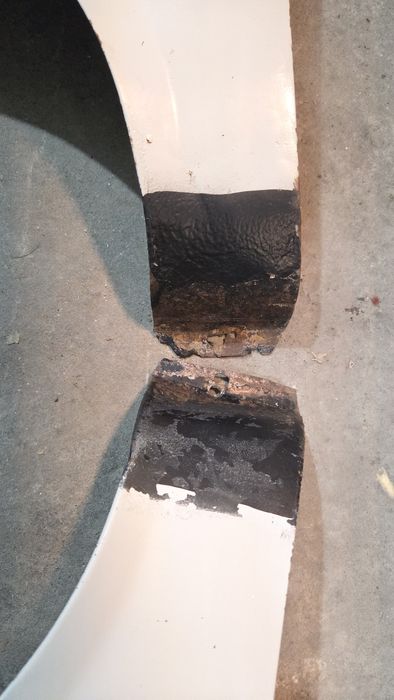 Aripi față Dacia 1300