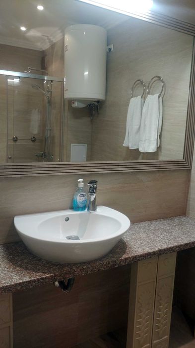 Заедно тристаен и двустаен апартамент, обединени в един голям