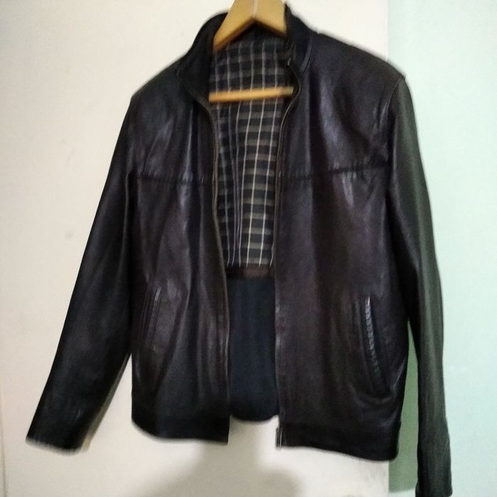 Продам кожаные куртки .