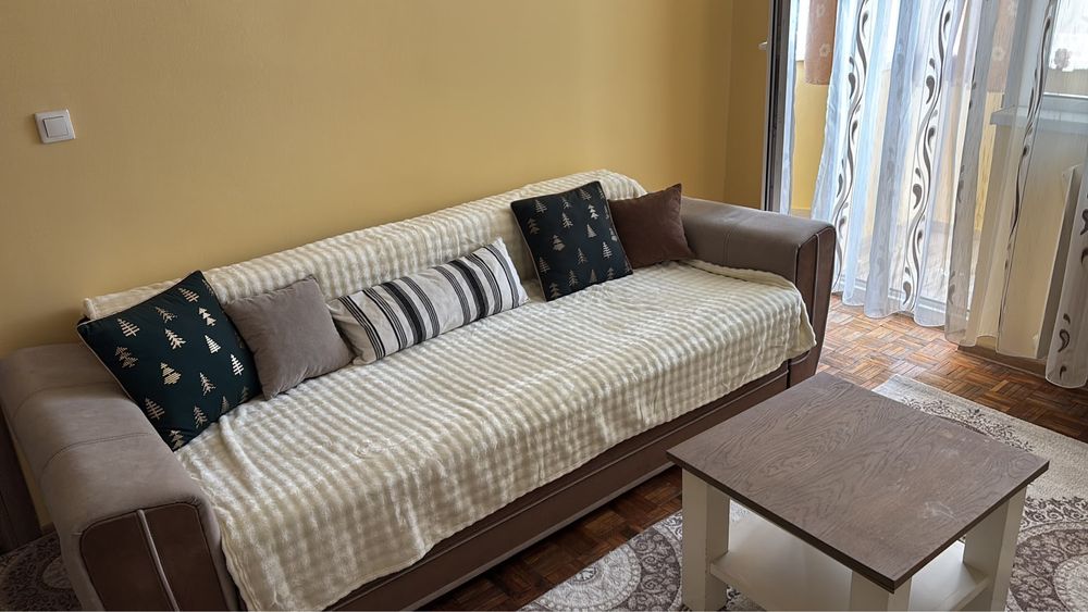 Inchiriez ap 2 camere zona centrala