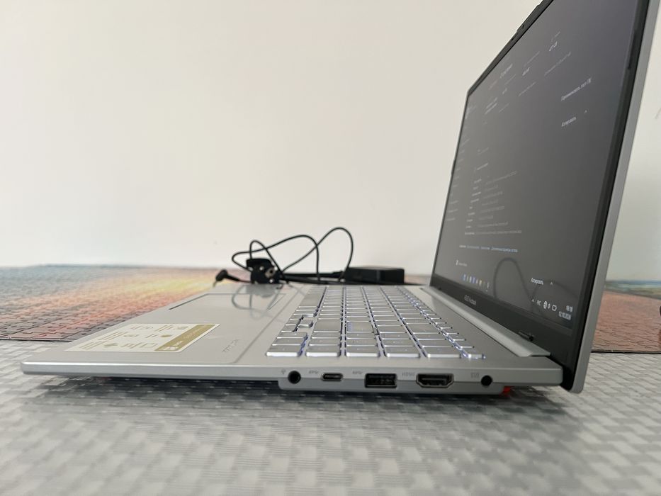 Ноутбук Asus vivobook