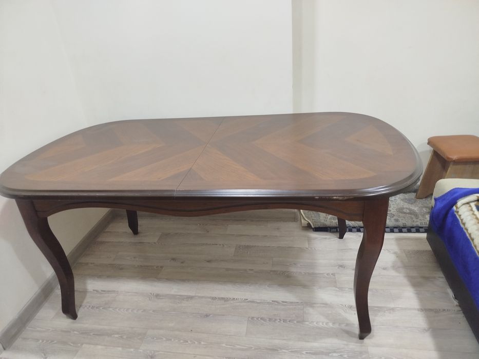 Дубовый Российский стол