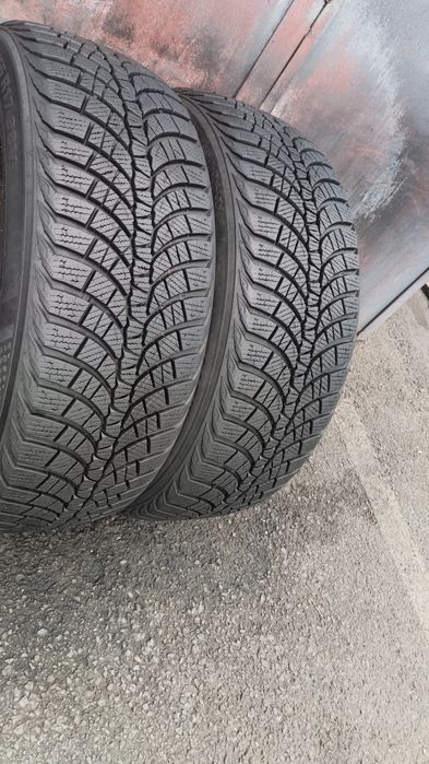 2бр. зимни гуми 215/55/17 Kumho Winter Craft
dot23
